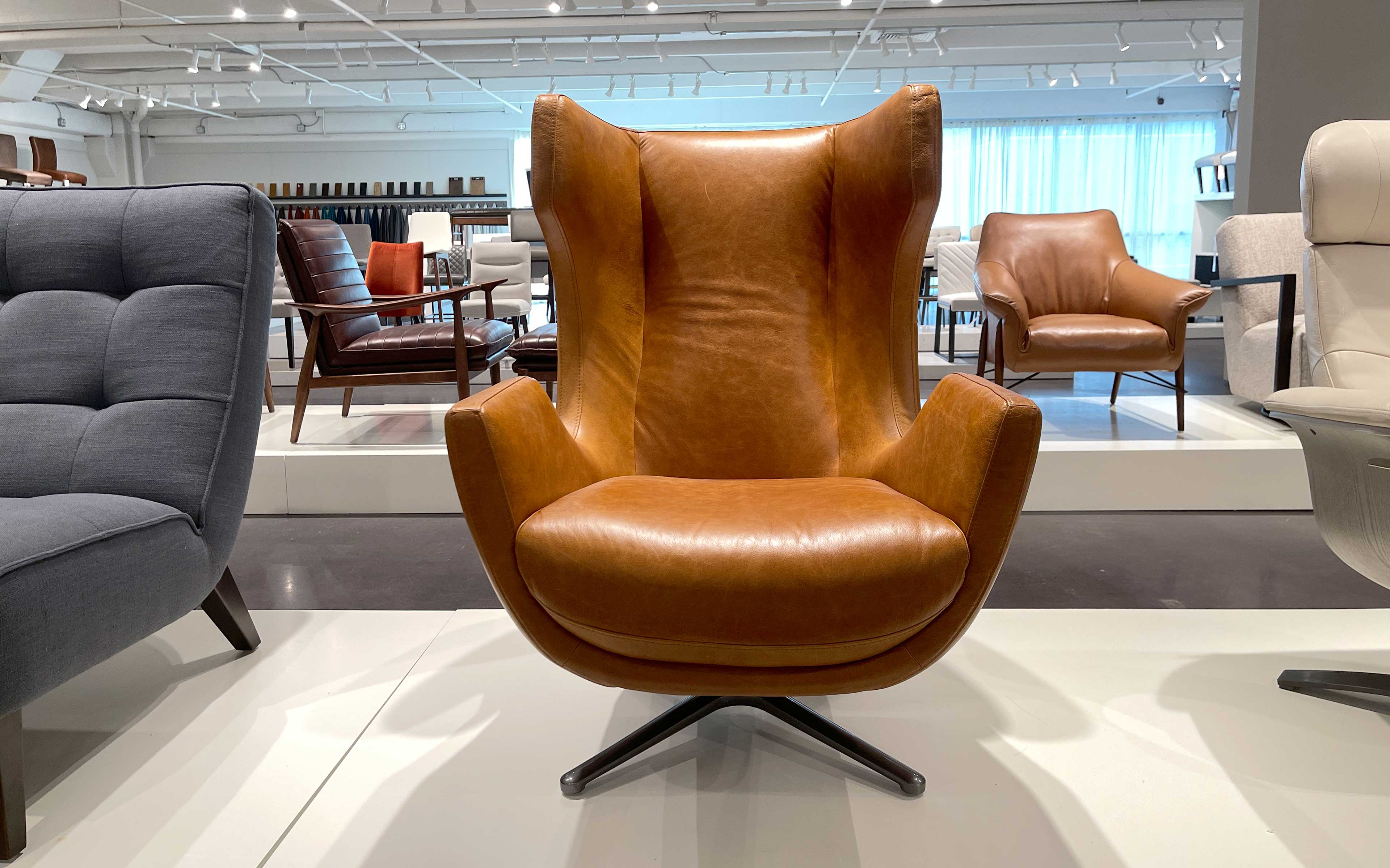 Alto Modern Motion Swivel Chair - Image 3