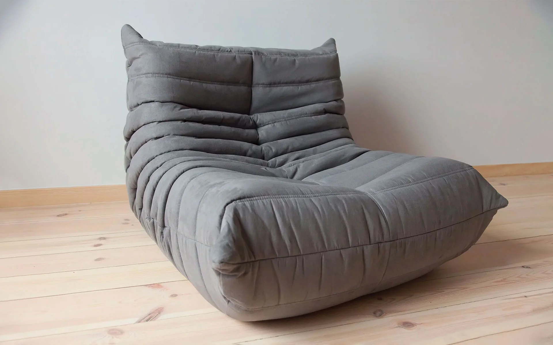Delfinio Tufted Lounge Chair - Image 10