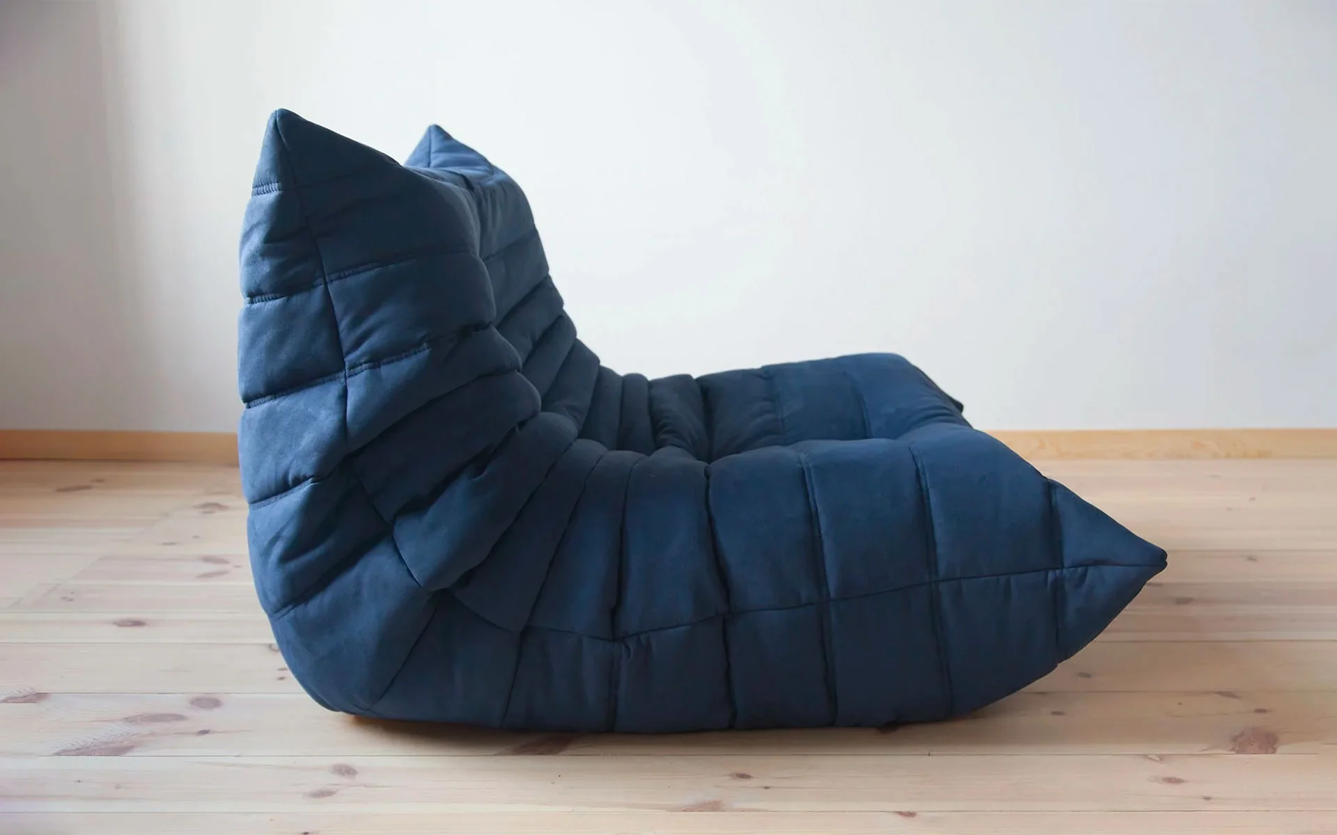 Delfinio Tufted Lounge Chair - Image 8