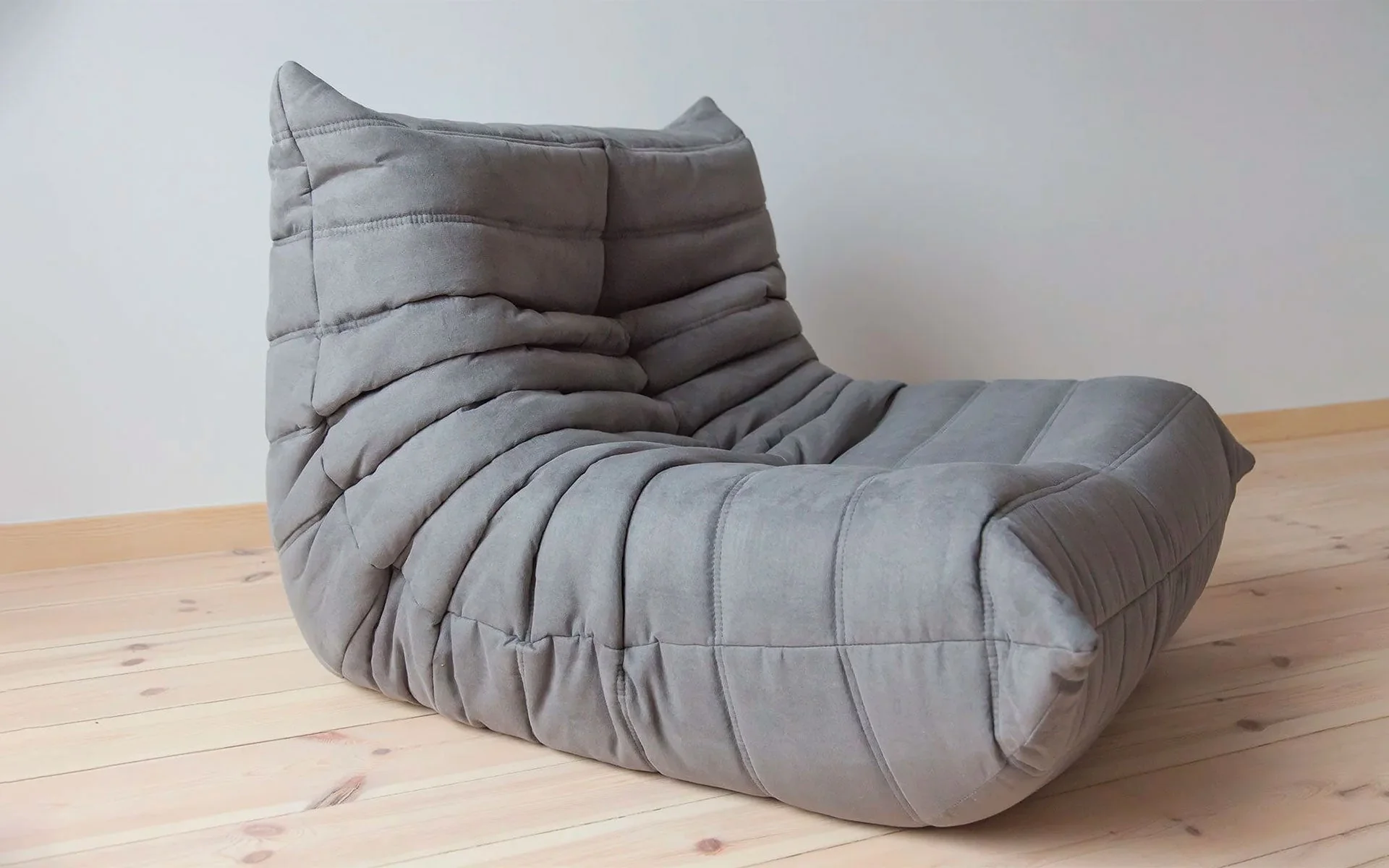 Delfinio Tufted Lounge Chair - Image 3