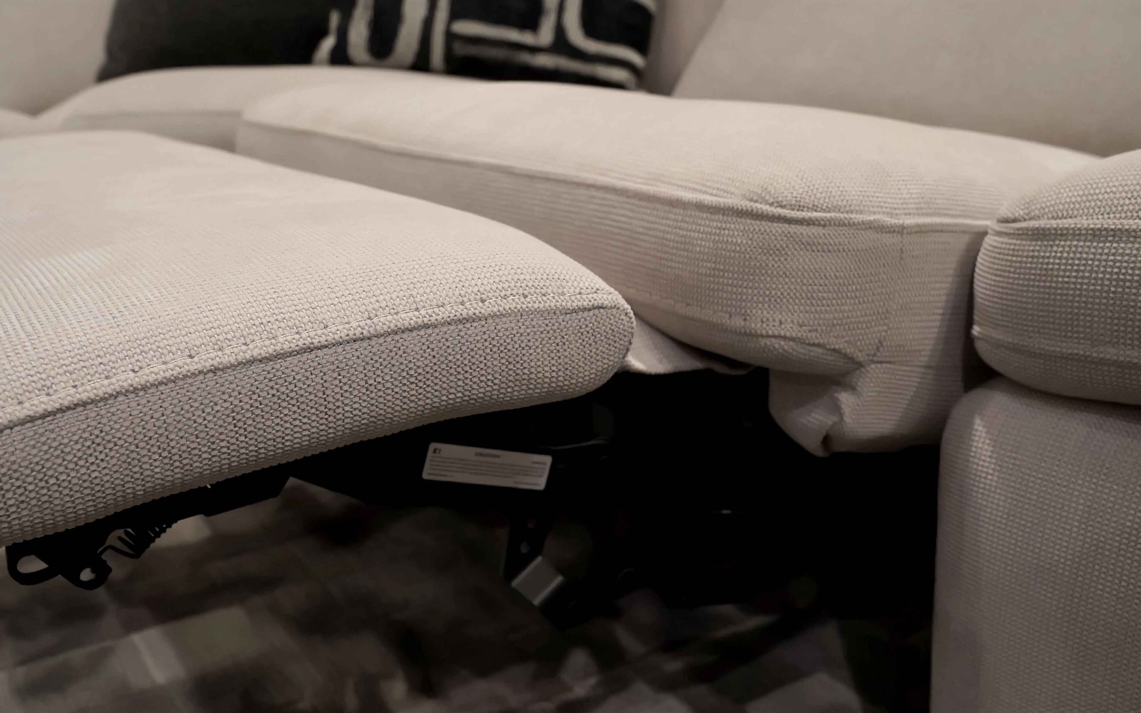 Freesia Modern Motion Reclining Sectional - Image 6