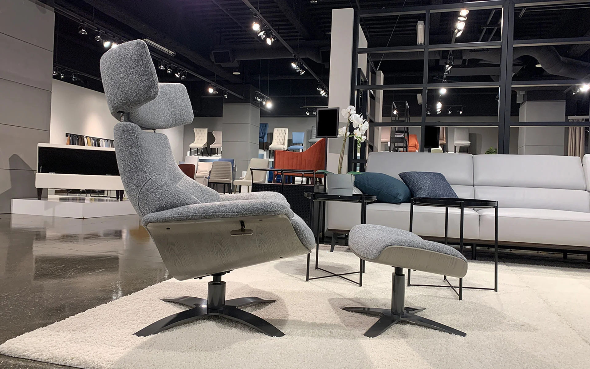Kloe Modern Motion Chair - Image 7