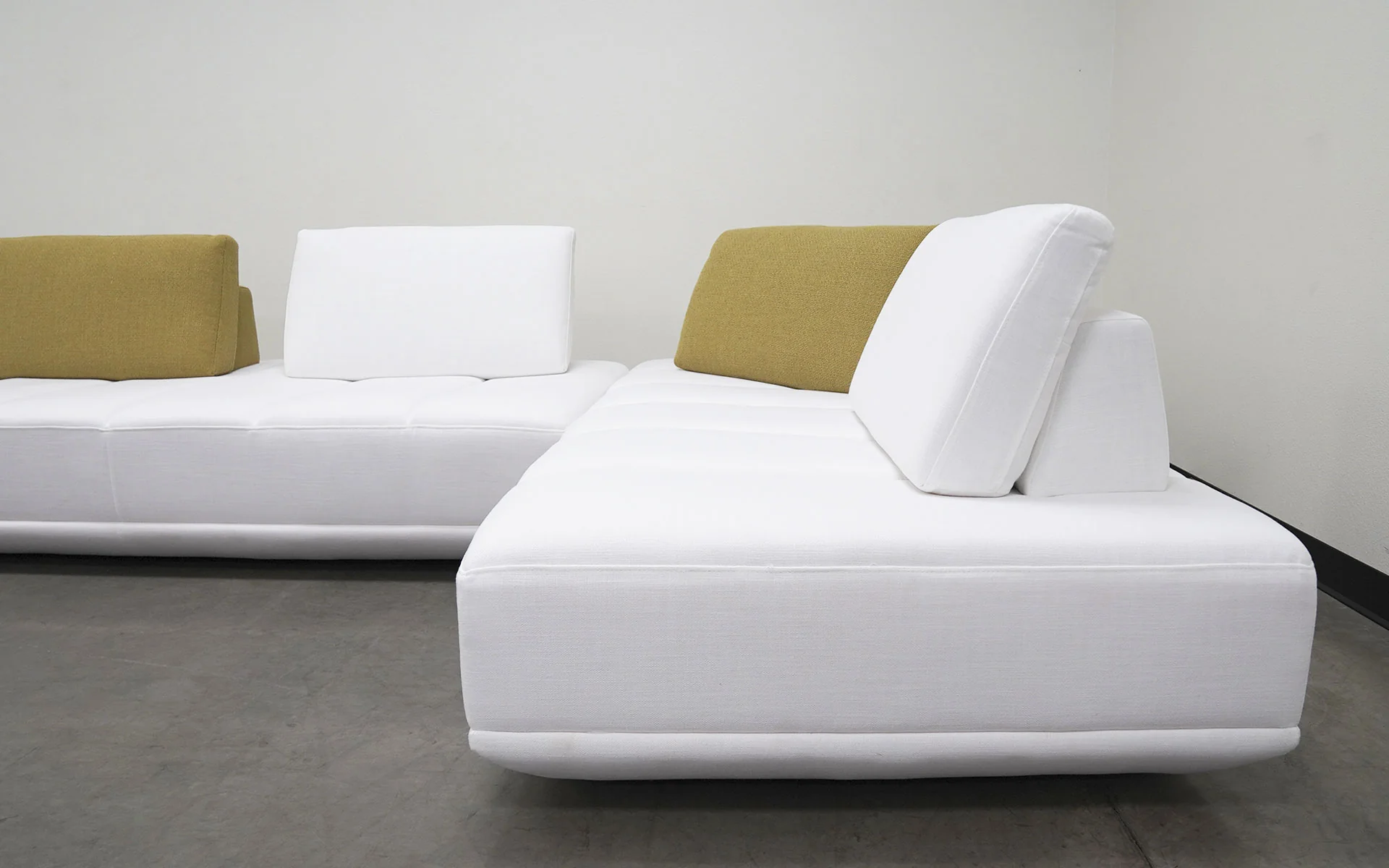 Levante 4pc Ultra Modern Motion Sectional Sofa - Image 20