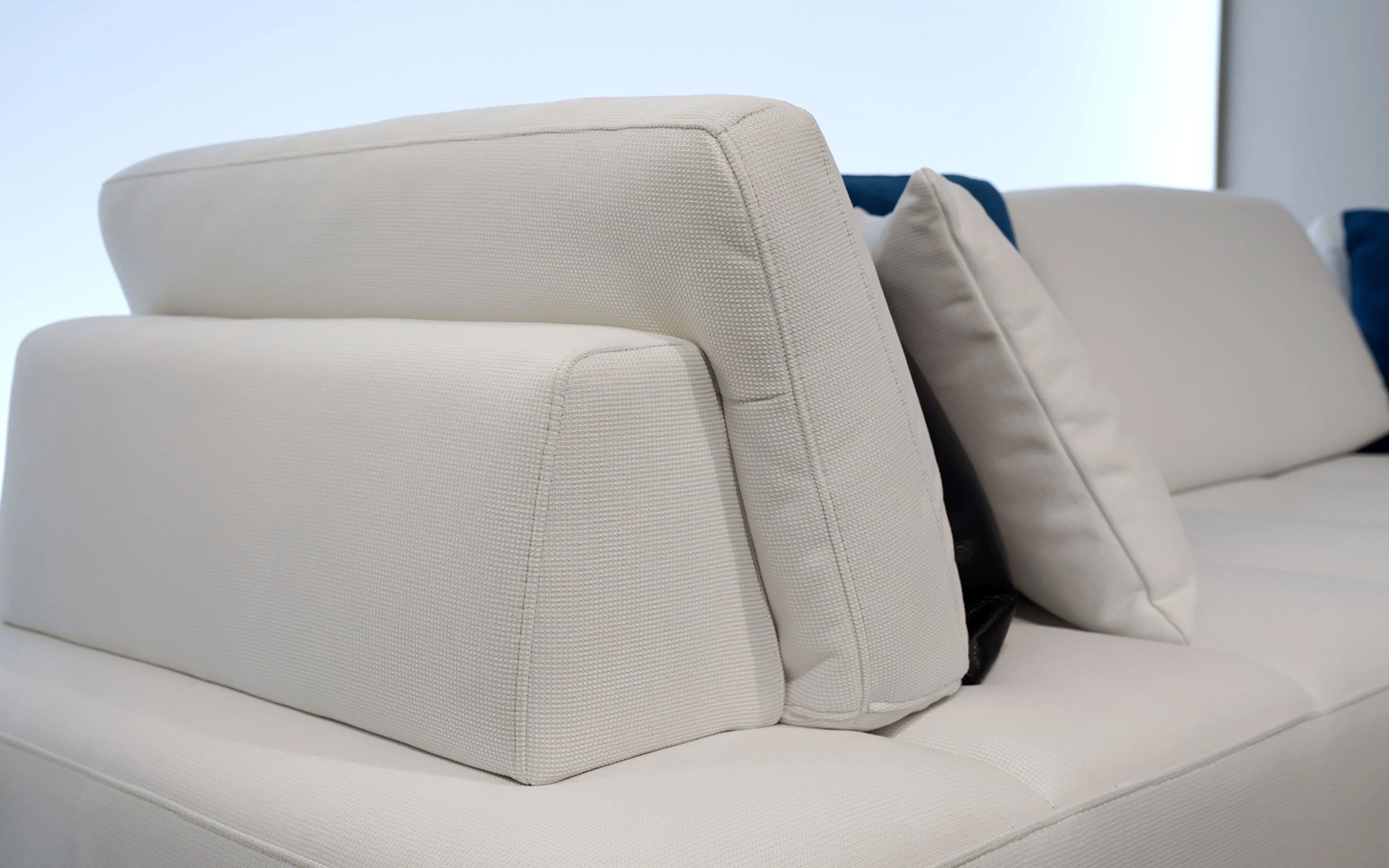 Levante 4pc Ultra Modern Motion Sectional Sofa - Image 9
