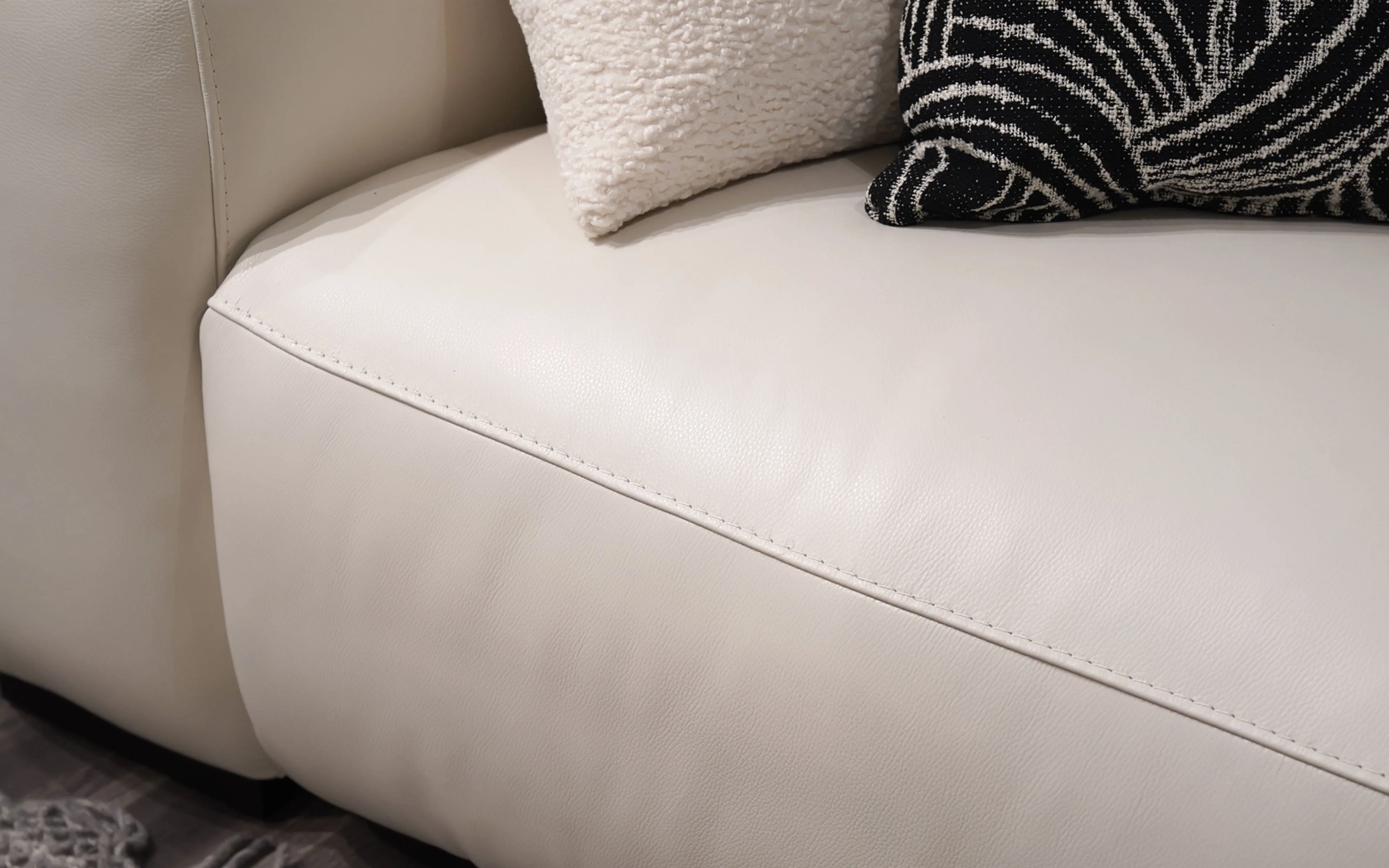 Rosabella 5pc Modern Leather Reclining Sectional - Image 12